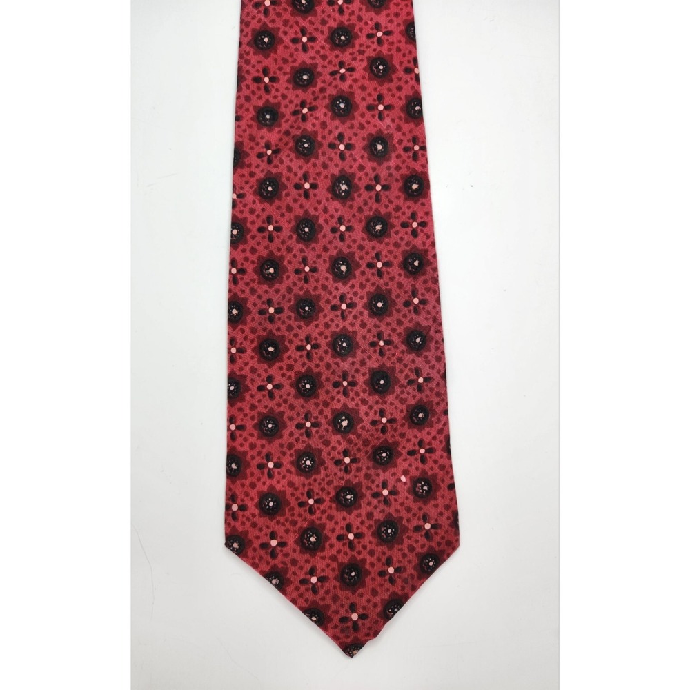 Jim Thompson Dot Design Silk Tie Red Made in Thailand 54"‎ X 4.5 " - Picture 3 of 7